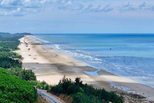 'Thiên đường biển ngủ quên' trong xanh thấy đáy, cách Hà Nội hơn 5 tiếng đi xe