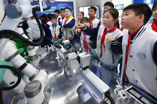 Trung Quốc đưa AI vào trường học, quyết 'so găng' cường quốc công nghệ với Mỹ