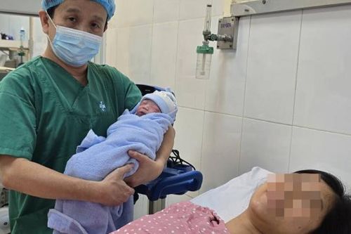 Điều kiện phụ nữ ở TPHCM sinh đủ 2 con trước 35 tuổi được hỗ trợ 3 triệu đồng