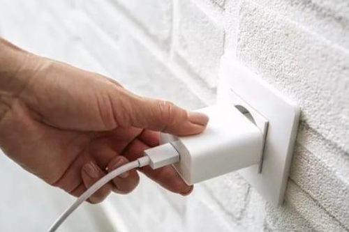 4 thiết bị gia dụng phải rút điện ngay khi ra khỏi nhà