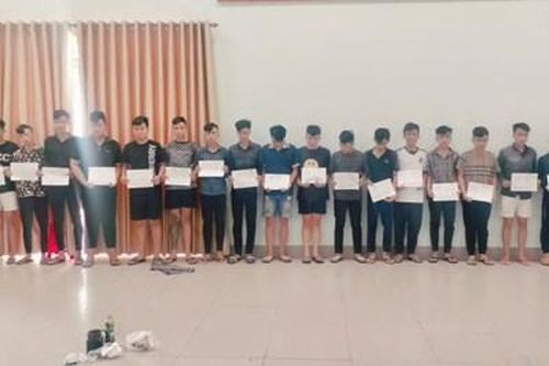 Khởi tố 22 đối tượng gây náo loạn, sử dụng hung khí đánh nhau
