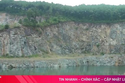 Cận cảnh hố tử thần từ mỏ khoáng sản hết hạn tại Hà Tĩnh