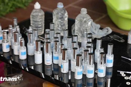 Công an triệt phá cơ sở sản xuất mỹ phẩm giả số lượng cực lớn tại Bắc Giang