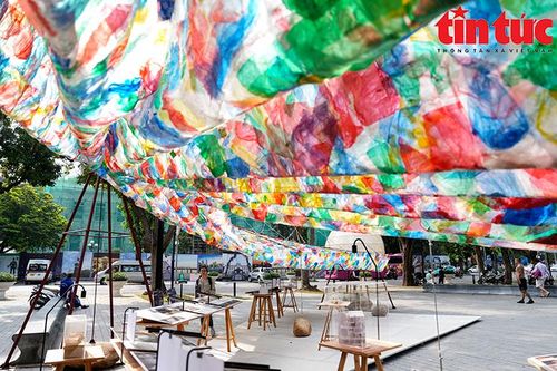 Không gian nghệ thuật tái chế độc đáo tại Hà Nội