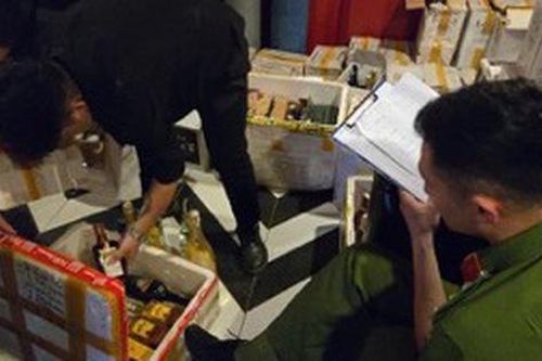 Lâm Đồng: Thu giữ 283 chai rượu ngoại và khí cười không rõ nguồn gốc tại quán bar