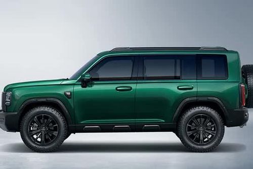 SUV địa hình dài 4,8 mét, thiết kế hầm hố, công suất 235 mã lực, giá 'hạt dẻ'