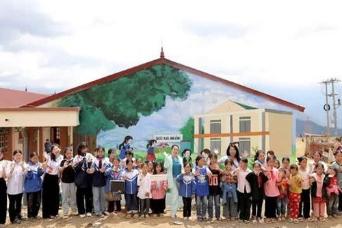 Sơn La: Học sinh Chiềng Ân đón nhà bán trú mới