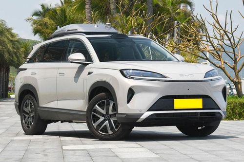 SUV lớn hơn Hyundai Santa Fe, công suất 476 mã lực, trang bị 'đỉnh nóc', siêu tiết kiệm xăng, giá thấp hơn Toyota Yaris Cross