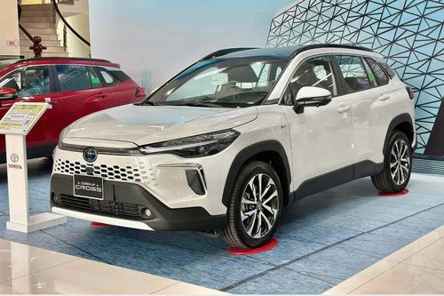 Mazda CX-5 và Toyota Corolla Cross cùng 'phá giá', phân khúc 800 triệu 'nóng rẫy'