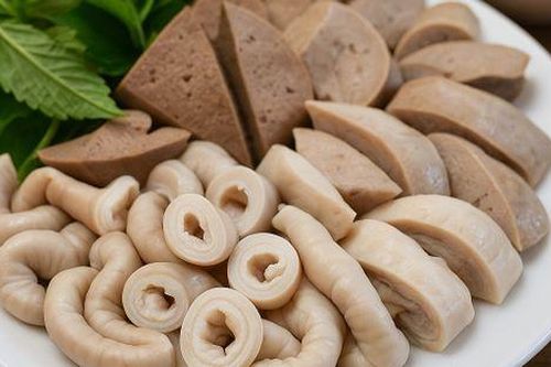 Nhóm người không nên ăn lòng lợn, thèm đến mấy cũng phải kiêng