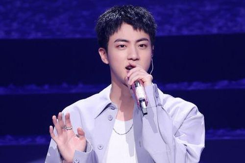 Truy tố nữ khán giả cưỡng hôn Jin (BTS)