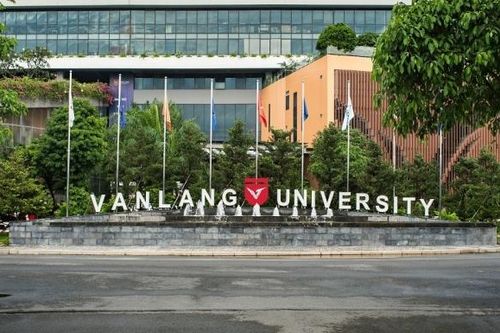 Đại học Văn Lang bị 'tấn công': Không thể bao biện là 'bảo vệ lẽ phải'