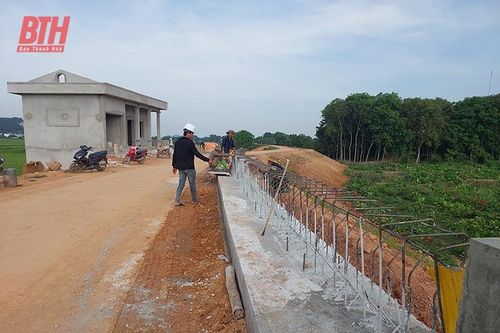 Gấp rút tu bổ các điểm xung yếu đê điều phục vụ phòng, chống lụt bão