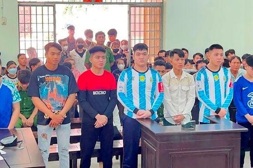Đập phá tài sản, cả nhóm lãnh án