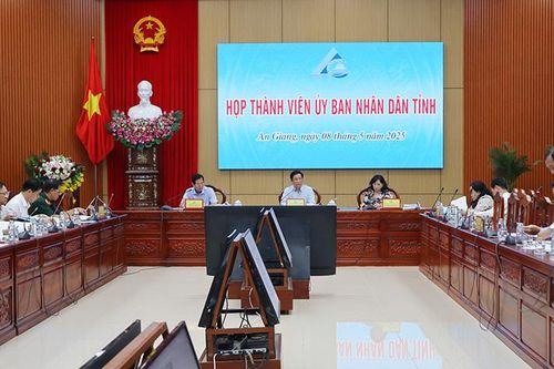 Họp thành viên UBND tỉnh cho ý kiến nhiều nội dung quan trọng