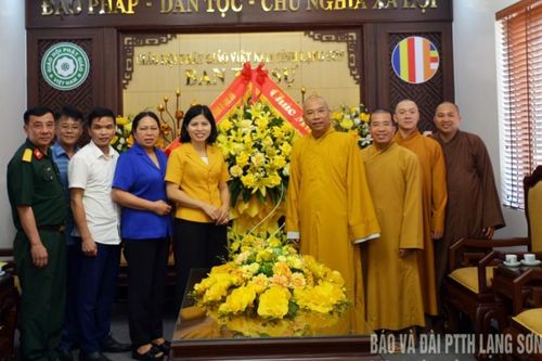 Lãnh đạo UBND thành phố Lạng Sơn thăm, chúc mừng Ban Trị sự Giáo hội Phật giáo tỉnh nhân dịp Lễ Phật đản năm 2025