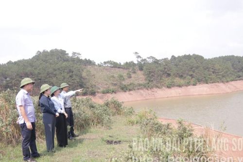 Kiểm tra nguồn nước phục vụ sản xuất, sinh hoạt tại huyện Lộc Bình