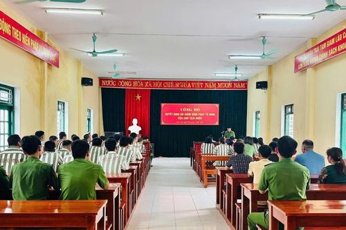 Chủ tịch nước ân giảm hình phạt tử hình xuống tù chung thân cho 10 người bị kết án tại Trại Tạm giam Công an tỉnh