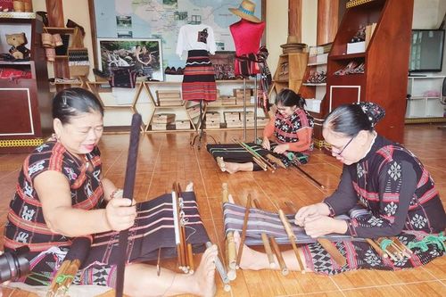 Khuyến khích cộng đồng tham gia làm du lịch