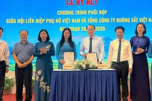Hội Liên hiệp Phụ nữ phối hợp triển khai phong trào 'Đường tàu - Đường hoa'