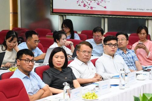 Khám chữa bệnh miễn phí: Cần sửa toàn diện Luật Bảo hiểm y tế