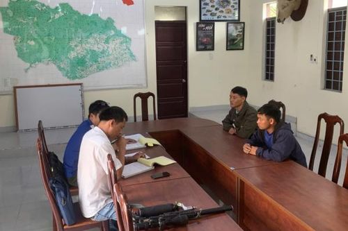 Bắt quả tang 2 đối tượng mang súng vào khu bảo tồn săn khỉ