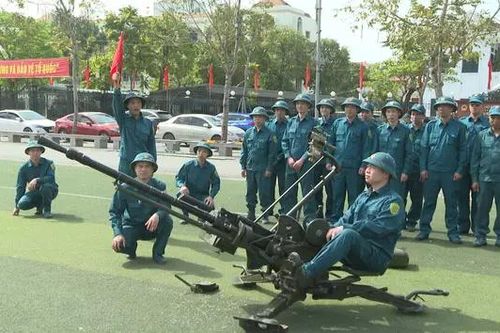 'Chiến sĩ sao vuông' rộn ràng khí thế luyện quân