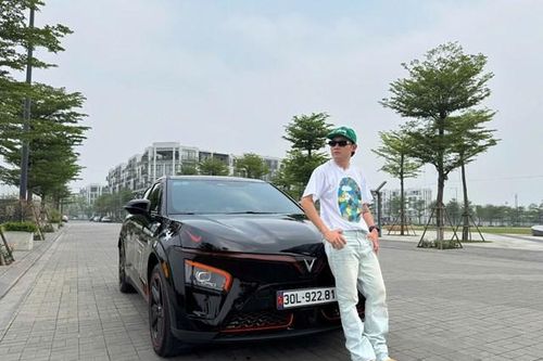Gen Z làm ngành thời trang chạy VinFast VF 7: 'Động cơ mạnh là tính năng an toàn, tiết kiệm 5-6 triệu đồng/tháng so với xe xăng'