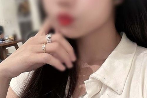 'Nữ quái' tạo vỏ bọc 'hotgirl' xinh đẹp để bán ma túy, kiếm tiền ăn chơi