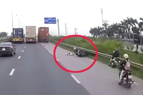Xe đầu kéo lấn hết làn xe máy, gây tai nạn chết người trên Quốc lộ 5