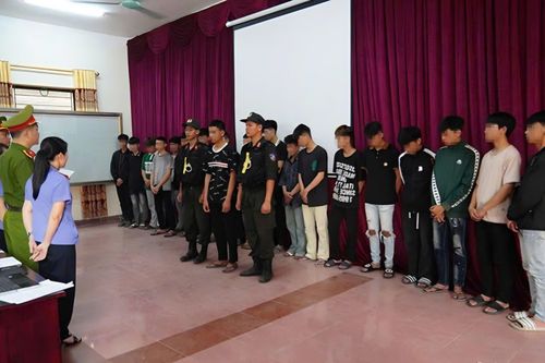 Điện Biên: Khởi tố 18 'quái xế' mang hung khí gây náo loạn trên đường phố