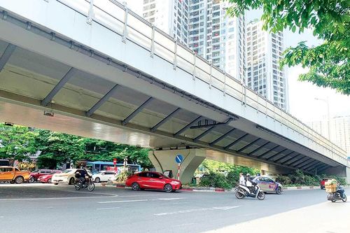 Giảm ùn tắc từ xén dải phân cách, điều chỉnh tổ chức giao thông:Hiệu quả bước đầu từ giải pháp tình thế