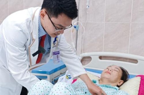 Người phụ nữ 51 tuổi phát hiện ung thư đại tràng ngang từ dấu hiệu nhiều người Việt bỏ qua