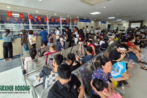 Chật kín người khám bệnh da liễu mùa hè, người dân nên đặt khám online