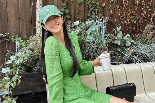 Seo Ye Ji uống bia ở Đà Nẵng