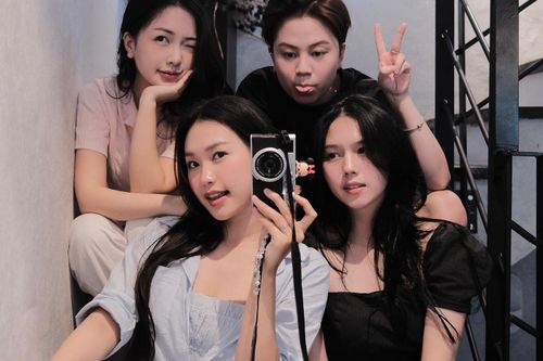 3 nàng WAG nổi tiếng làng bóng đá 'đọ sắc' trong một bức ảnh