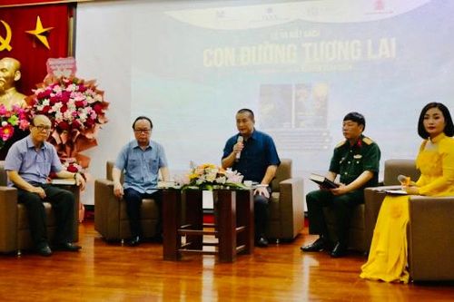 Nhà văn Nguyễn Xuân Tuấn với hành trình 'con đường tương lai'