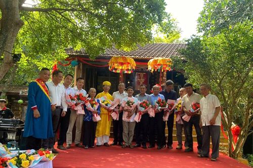 Gặp mặt, vinh danh nghệ nhân làng nghề