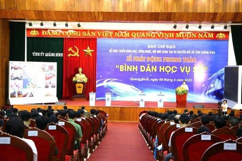 Quảng Bình phát động phong trào 'Bình dân học vụ số'