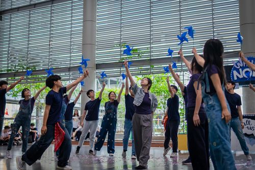 Học sinh trường chuyên khoe tài trong Ngày hội nhảy múa