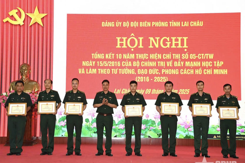 Lai Châu: Khen thưởng 6 tập thể và 14 cá nhân trong thực hiện Chỉ thị số 05-CT/TW