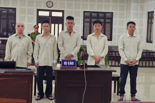 Giải quyết mâu thuẫn bằng hung khí, nhóm thanh niên lĩnh án nặng