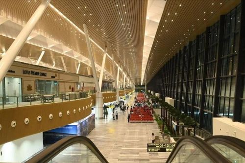 Yêu cầu xử lý dứt điểm tình trạng dột nước ở nhà ga T3