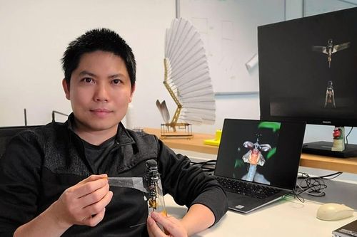 TS Phan Hoàng Vũ: 'Cha đẻ' robot siêu nhỏ bay như côn trùng