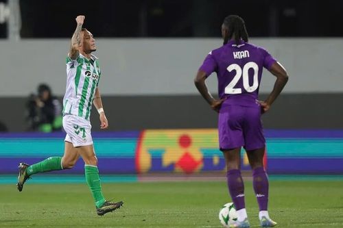 Sao Man Utd ghi siêu phẩm, Betis gặp Chelsea ở chung kết Conference League