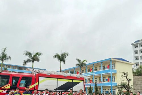 Trường Nguyễn Bỉnh Khiêm (Quảng Ninh): Sôi nổi Hội thi 'Báo cháy 114'