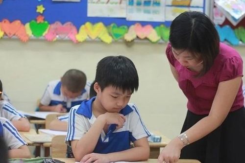 Cách tính phụ cấp thâm niên với nhà giáo?