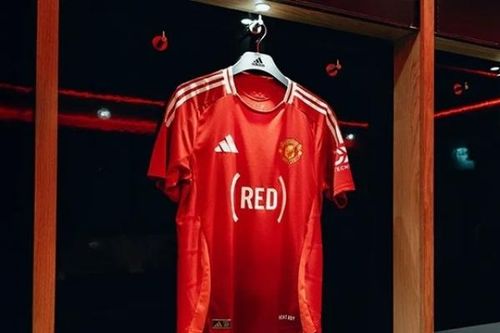 Man Utd sắp mặc mẫu áo thi đấu mới