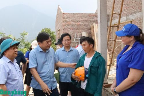Hỗ trợ người dân Lào Cai xây dựng lại nhà kiên cố sau bão Yagi