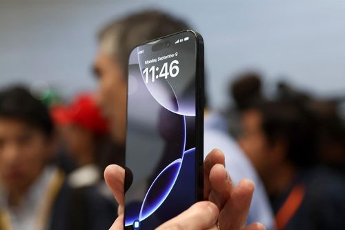 iPhone sắp bị 'xóa sổ' bởi AI?